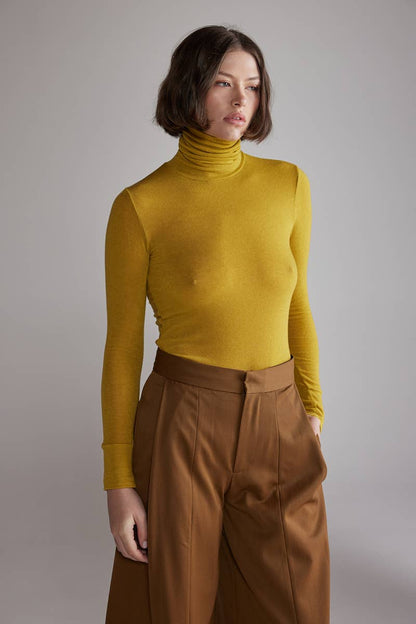 Wool blend lightweight turtleneck