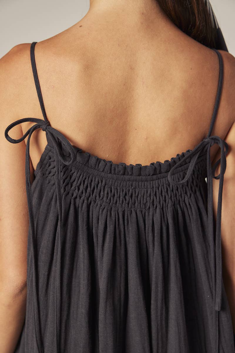 Smocked tie dress: Charcoal / Solid
