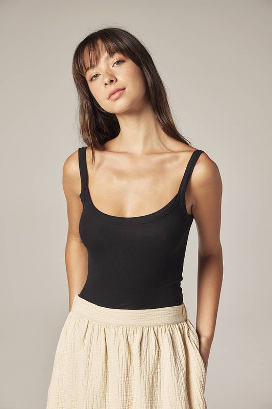 Low back cami: Black / Solid /
