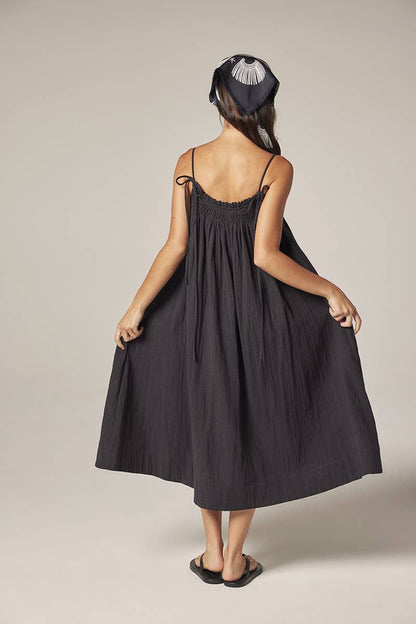 Smocked tie dress: Charcoal / Solid