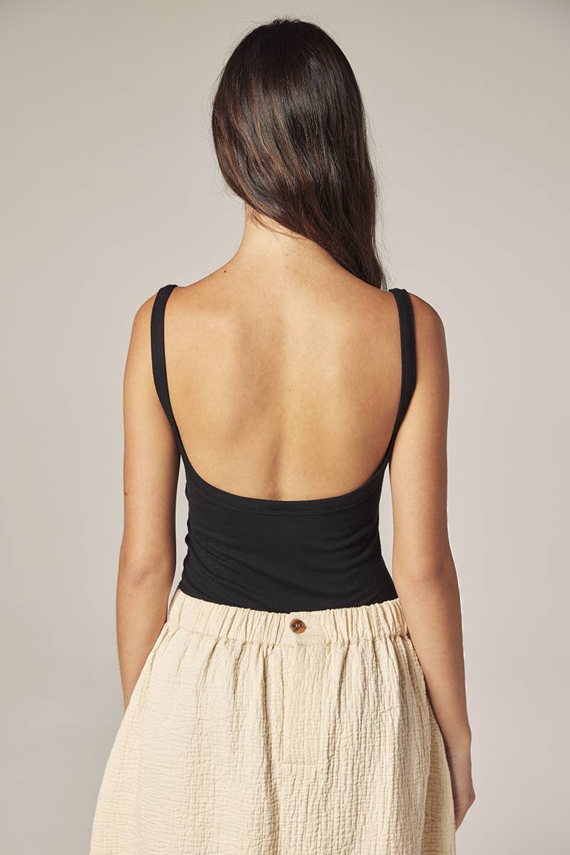 Low back cami: Black / Solid /