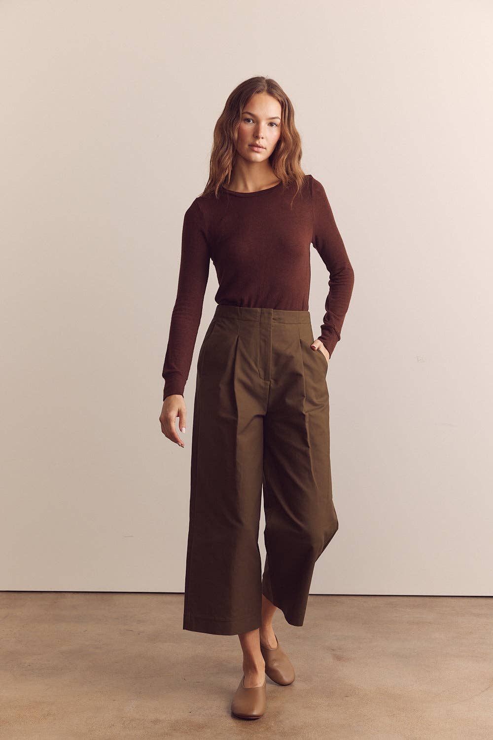Pleated cotton trousers: Forest / Solid