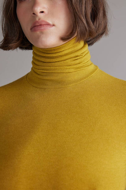 Wool blend lightweight turtleneck