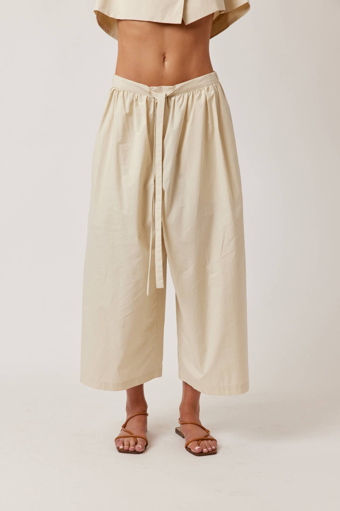 Cropped cotton pants: Beige / 100% Cotton